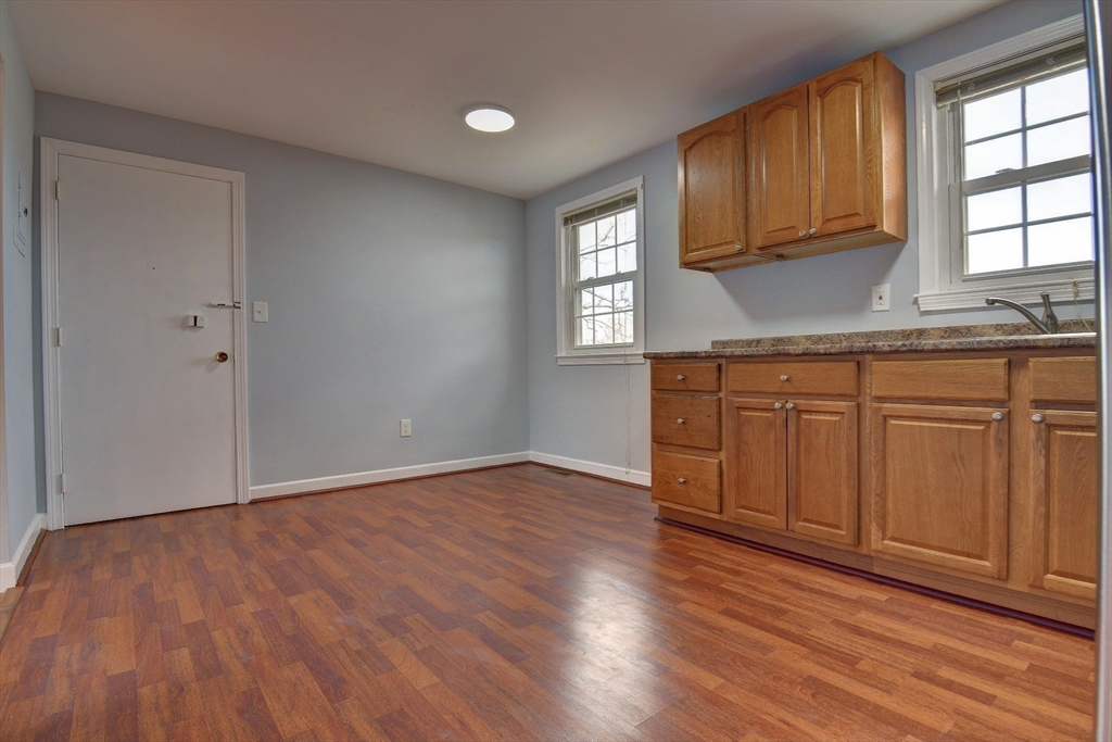 30 Trull St # 3