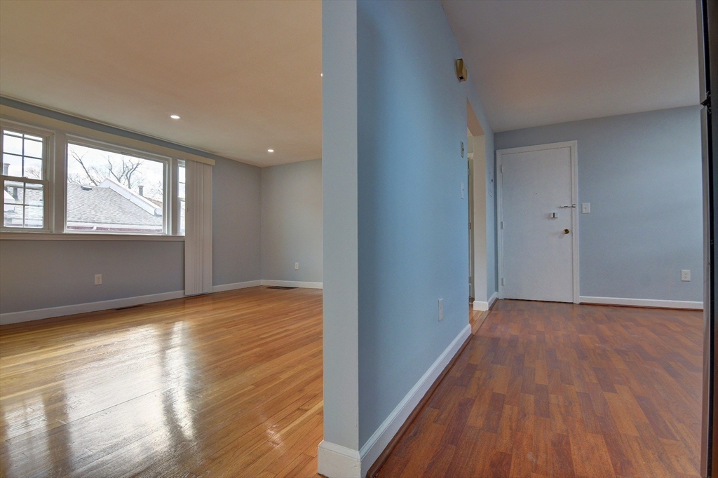 30 Trull St # 3