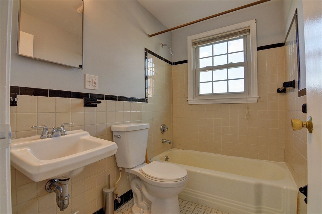 30 Trull St # 3