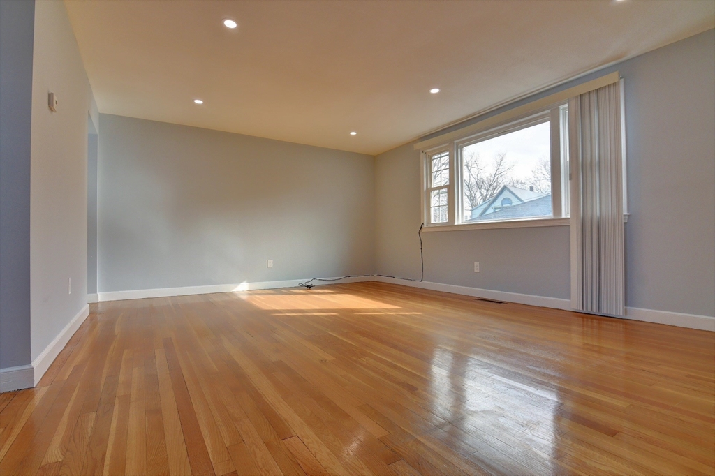 30 Trull St # 3