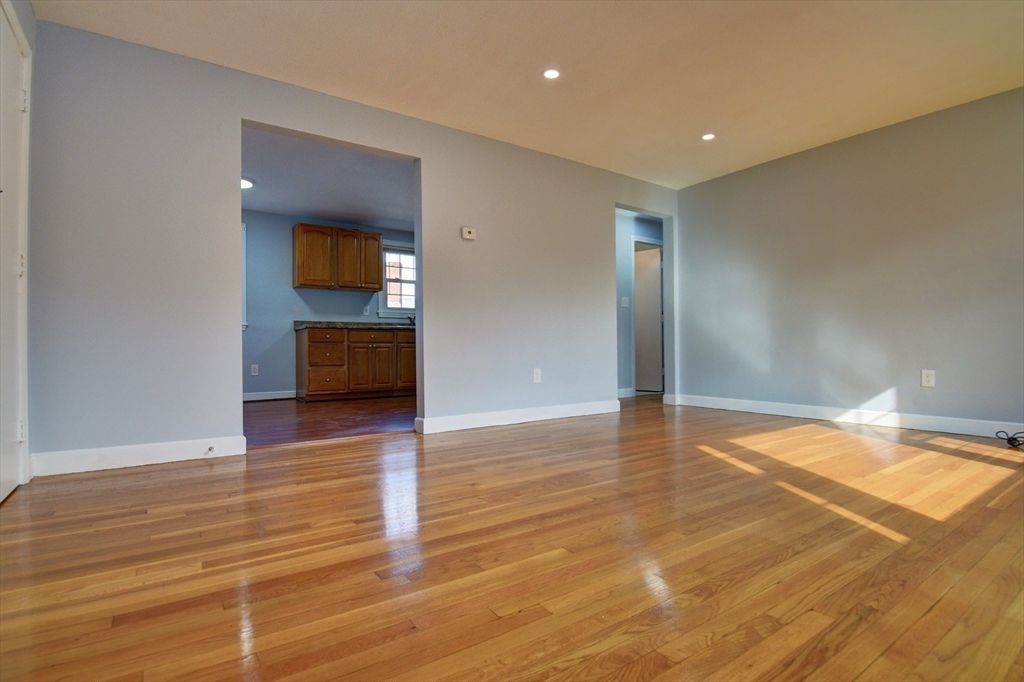 30 Trull St # 3
