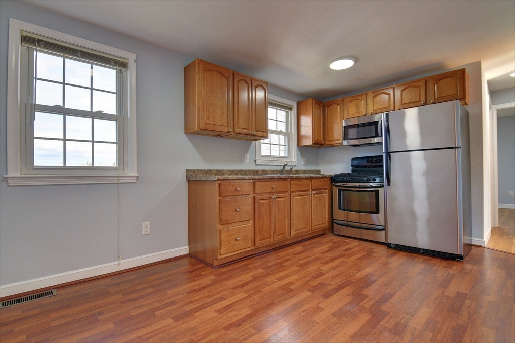 30 Trull St # 3