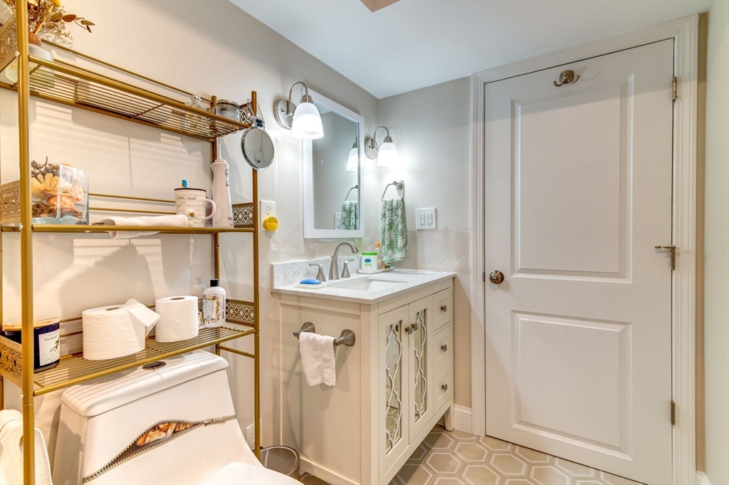 51 Tamarack Rd