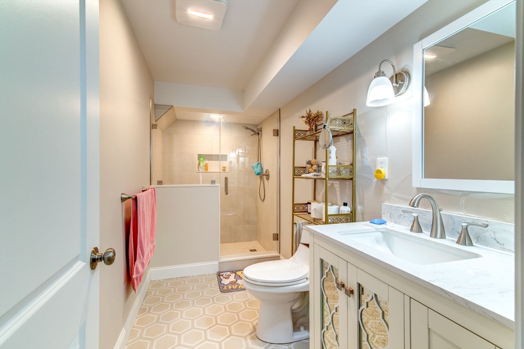 51 Tamarack Rd