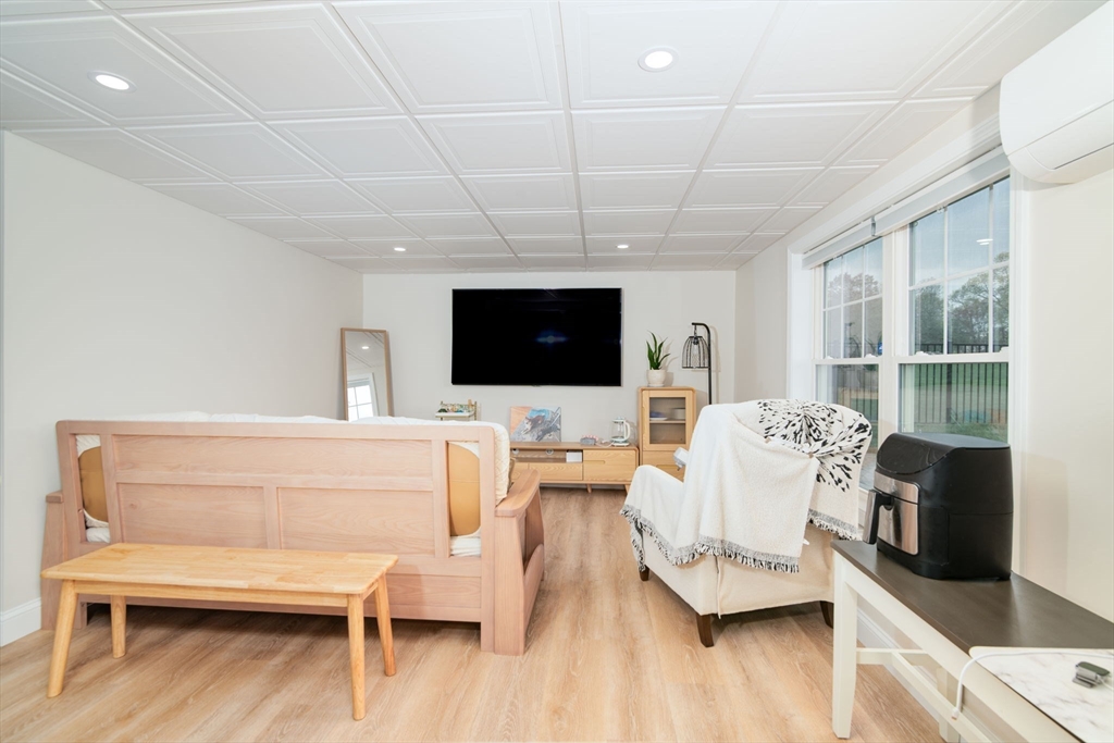 51 Tamarack Rd