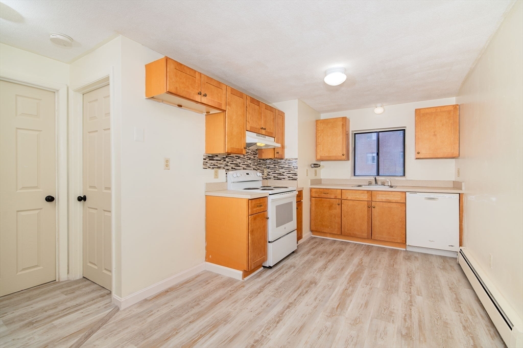 72 Martensen St # 3