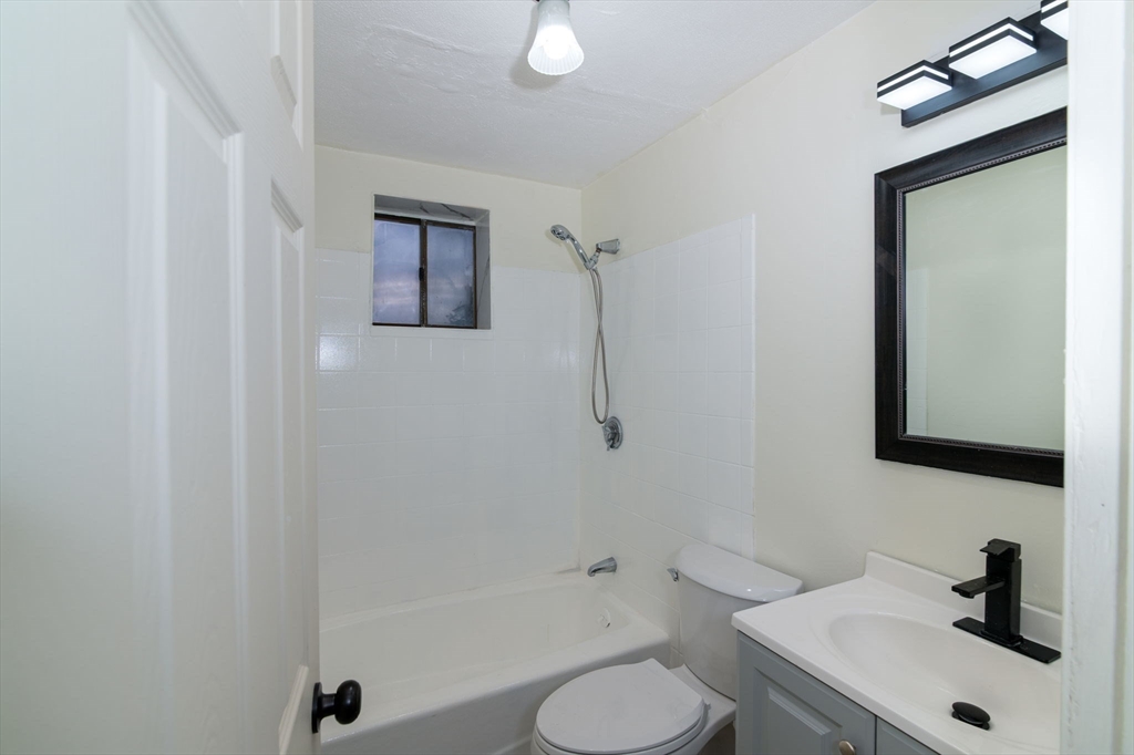 72 Martensen St # 3