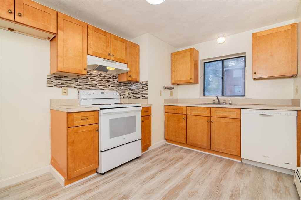 72 Martensen St # 3