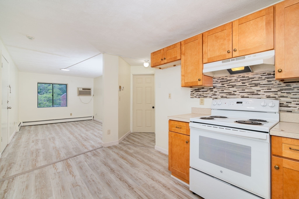 72 Martensen St # 3