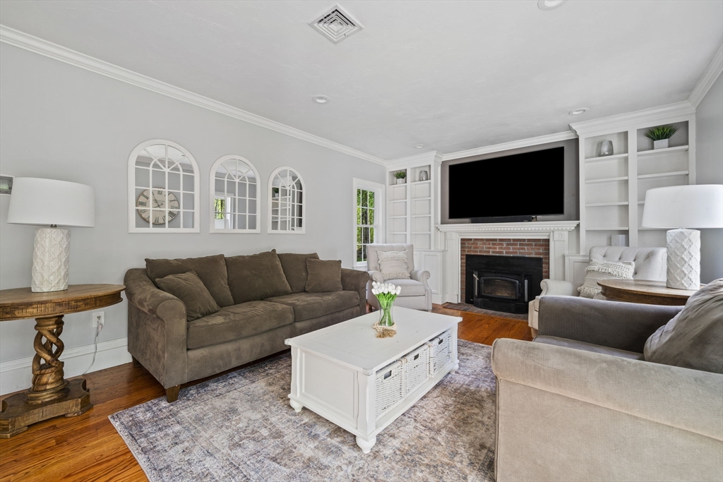 4 Bruce Rd
