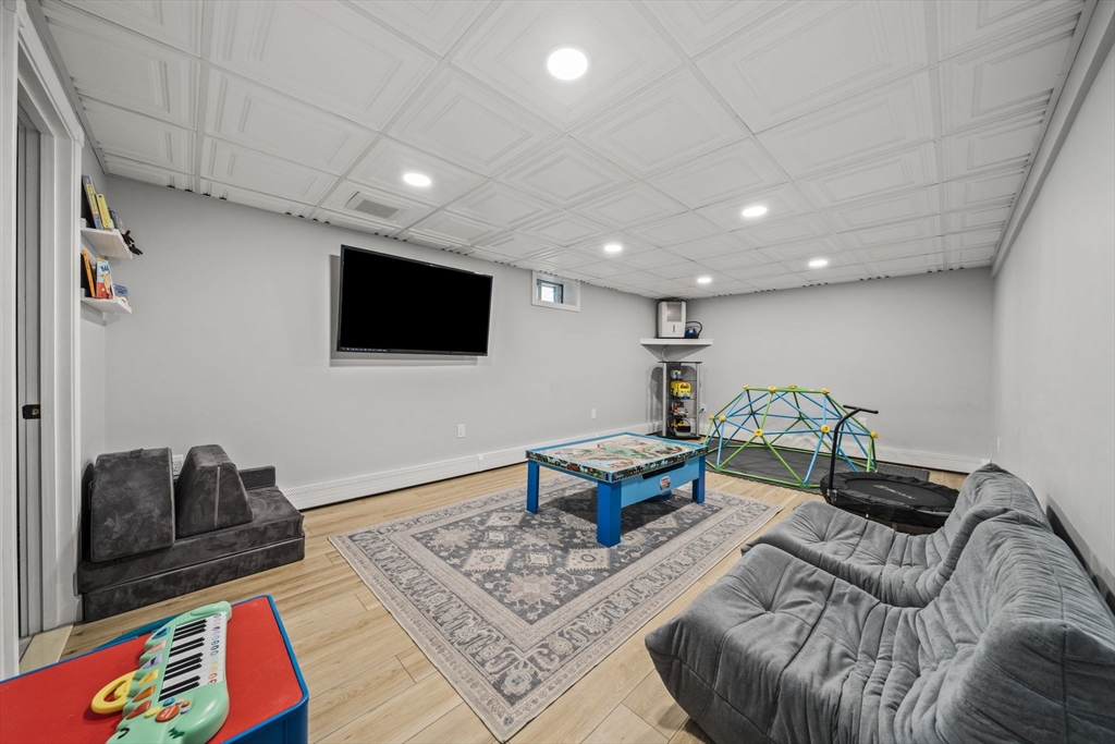 4 Bruce Rd