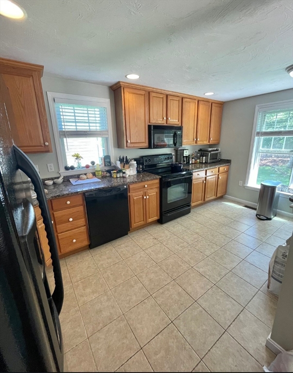 7 Newbury Drive Unit: -