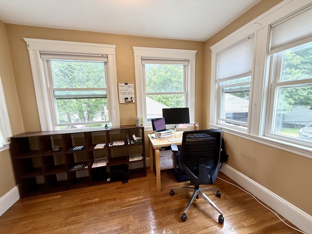 519 Belmont St Unit: 1