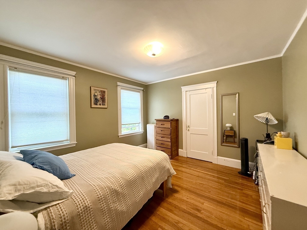 519 Belmont St Unit: 1