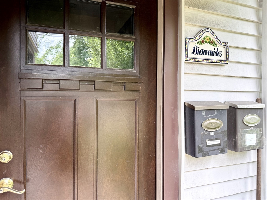 519 Belmont St Unit: 1