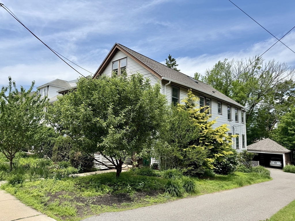 519 Belmont St Unit: 1