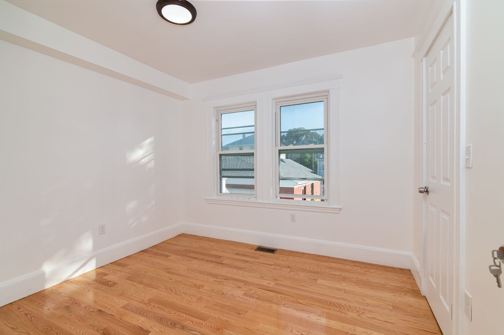 135 Safford St