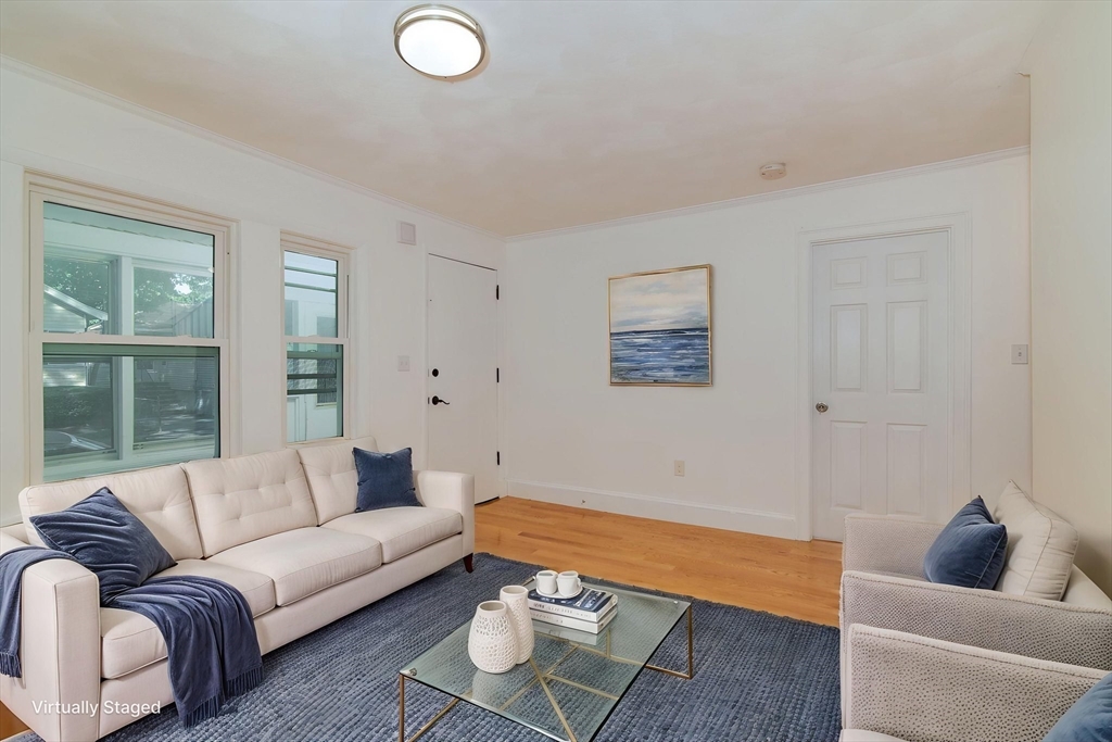 135 Safford St