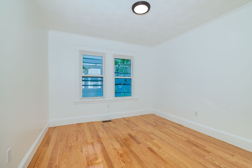 135 Safford St