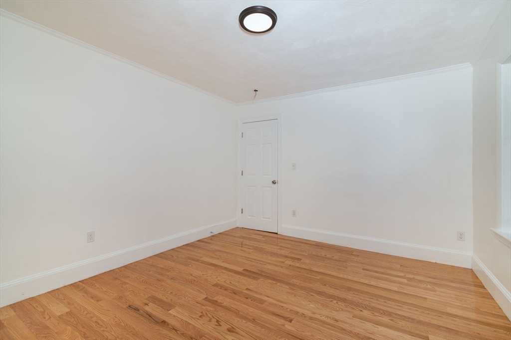 135 Safford St