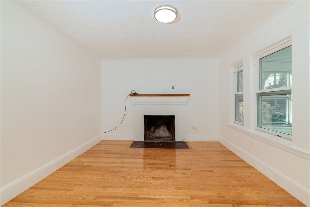 135 Safford St