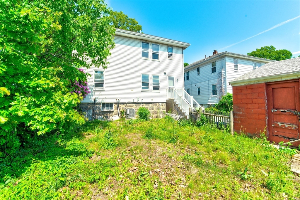 135 Safford St