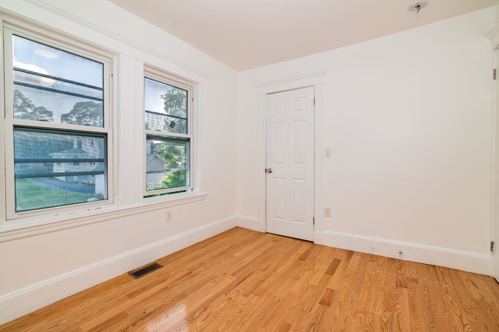 135 Safford St