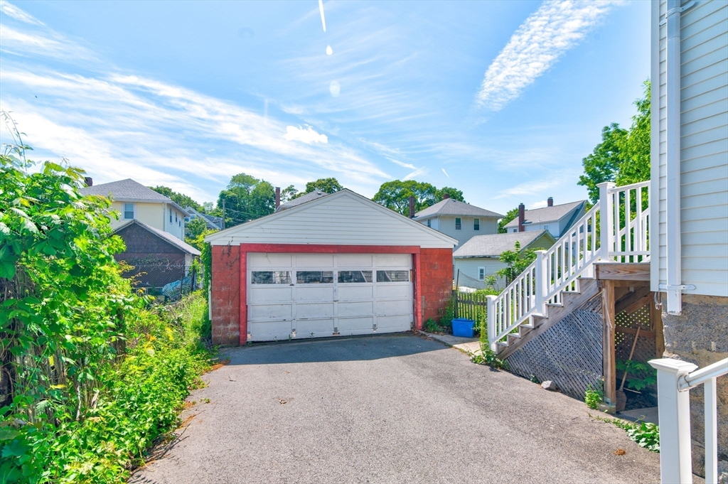 135 Safford St