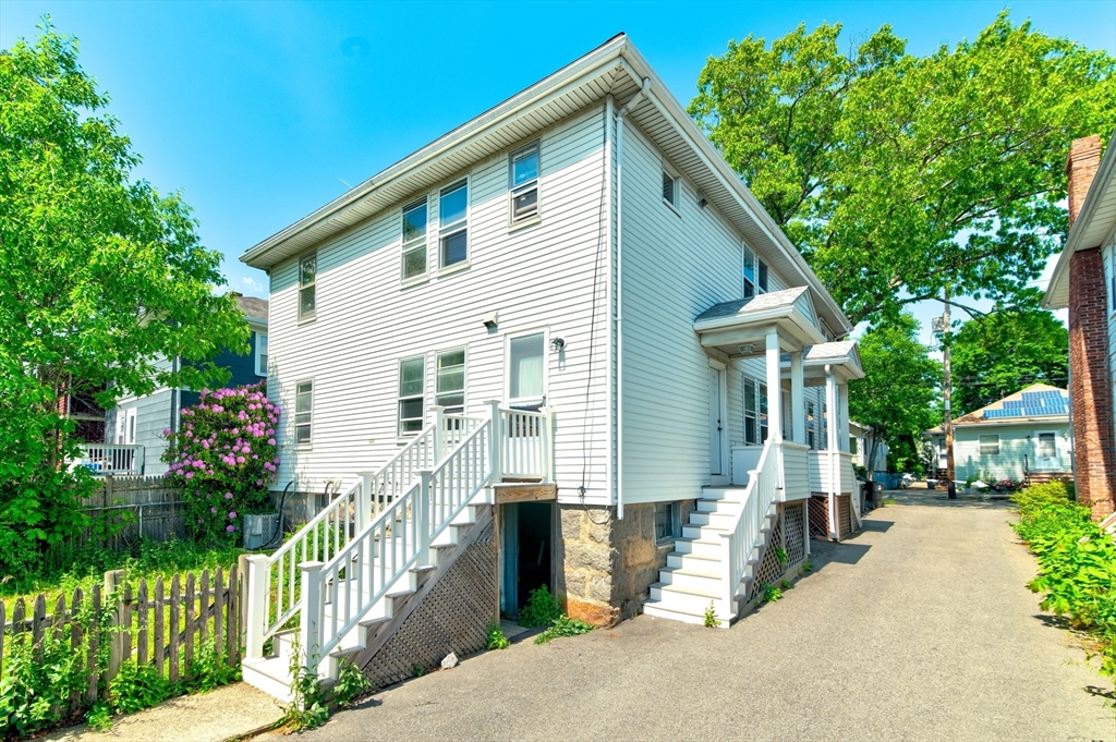 135 Safford St