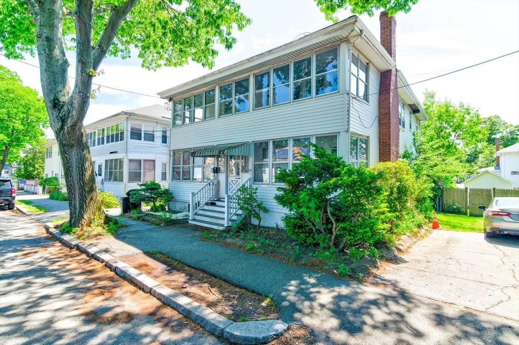 135 Safford St