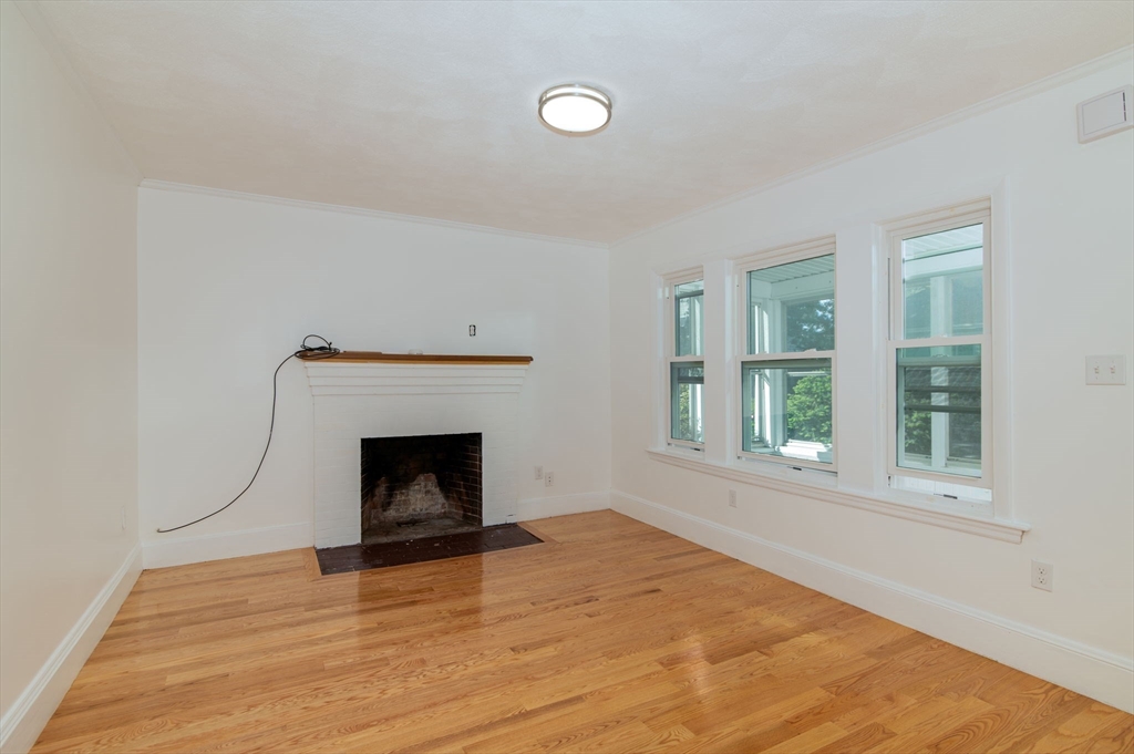 135 Safford St