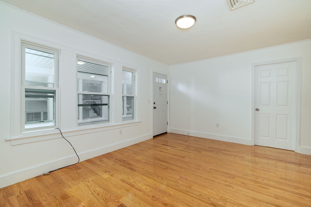 135 Safford St