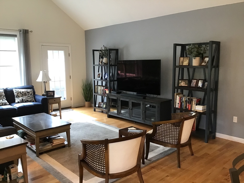 27 Mariners Way # 27