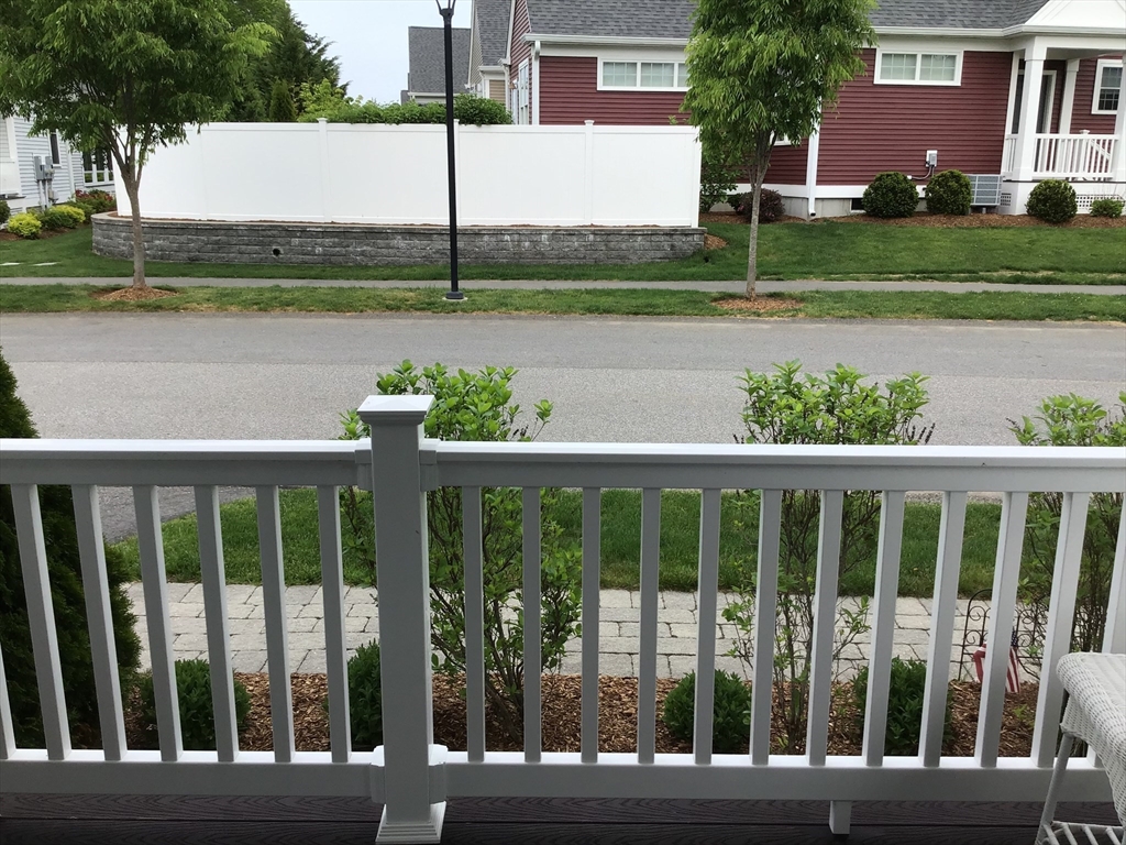 27 Mariners Way # 27