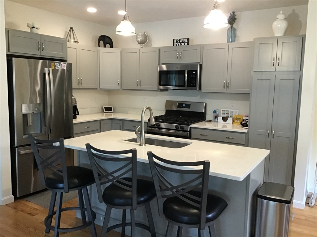 27 Mariners Way # 27