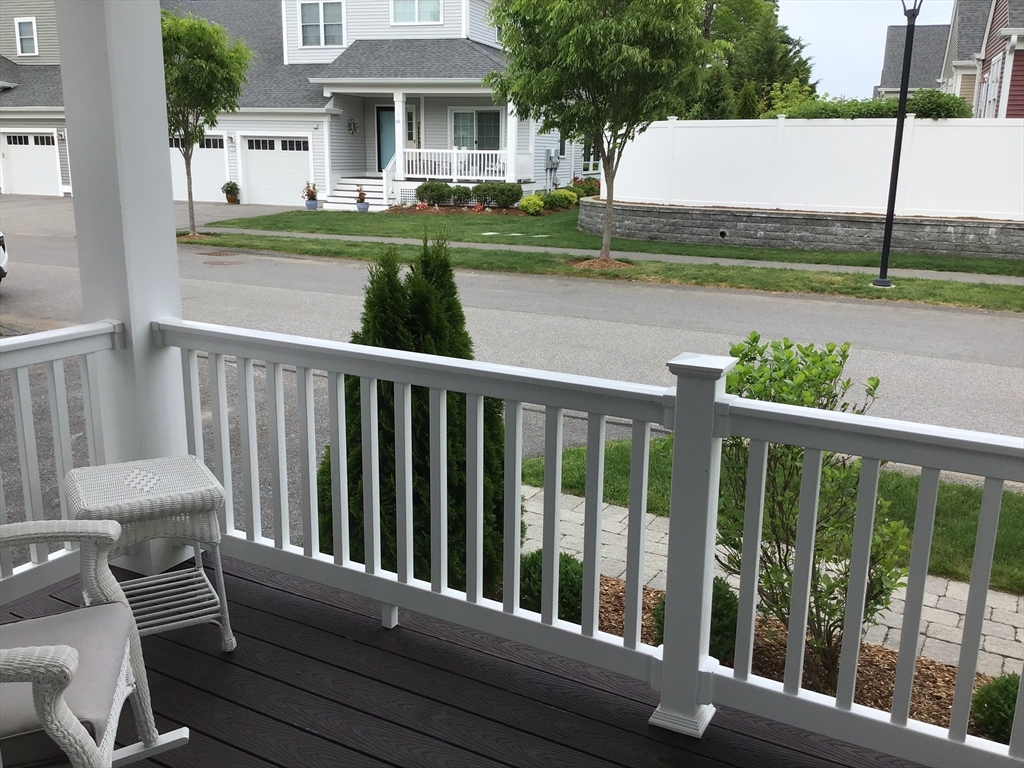 27 Mariners Way # 27