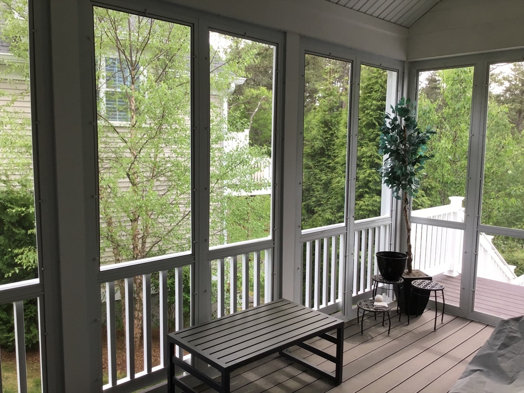 27 Mariners Way # 27