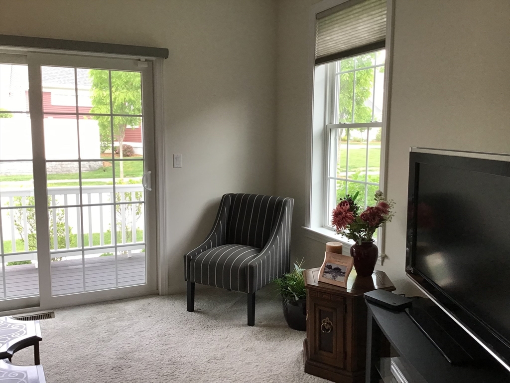 27 Mariners Way # 27