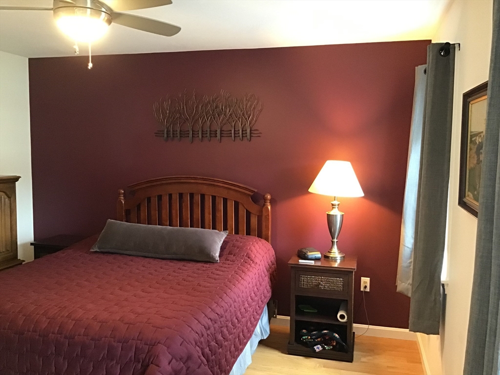 27 Mariners Way # 27