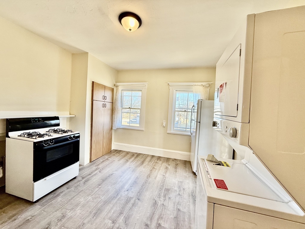 84 Pearl St # 2F