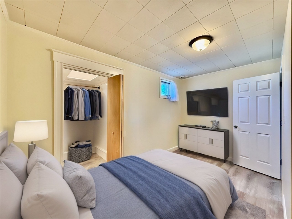 84 Pearl St # 2F