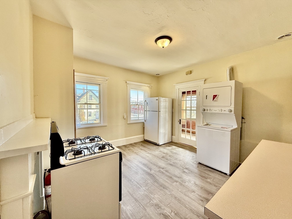 84 Pearl St # 2F