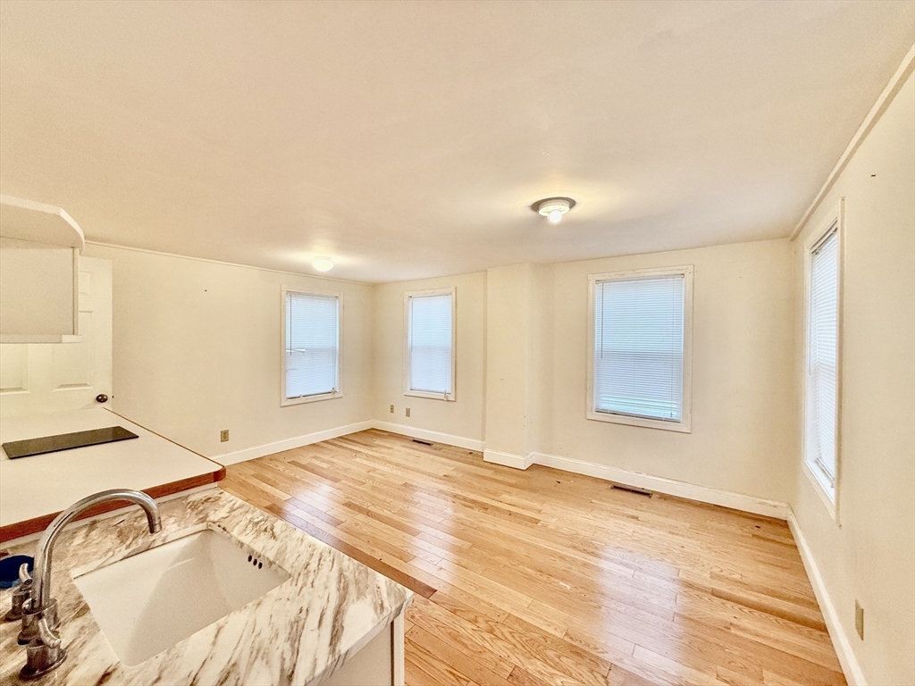 19 Common St # 2
