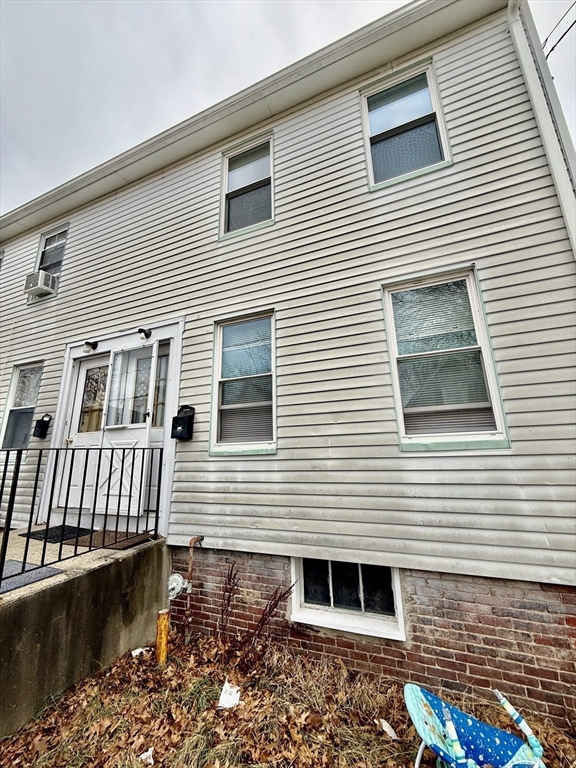 19 Common St # 2