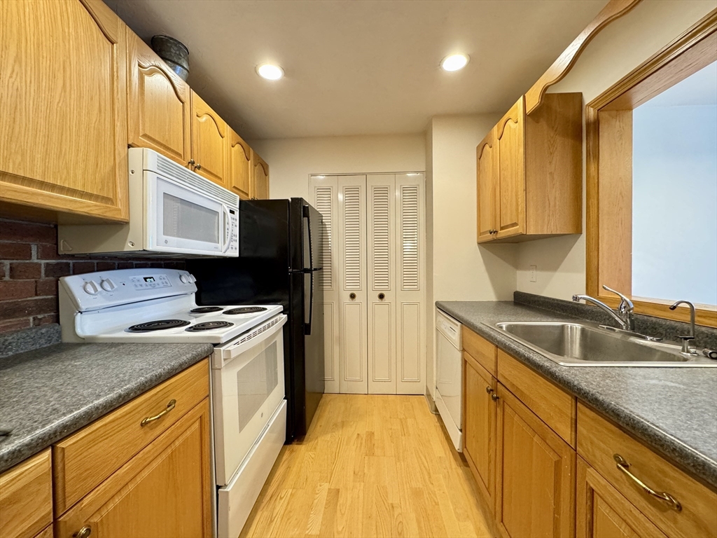 25 Greentree Ln # 43