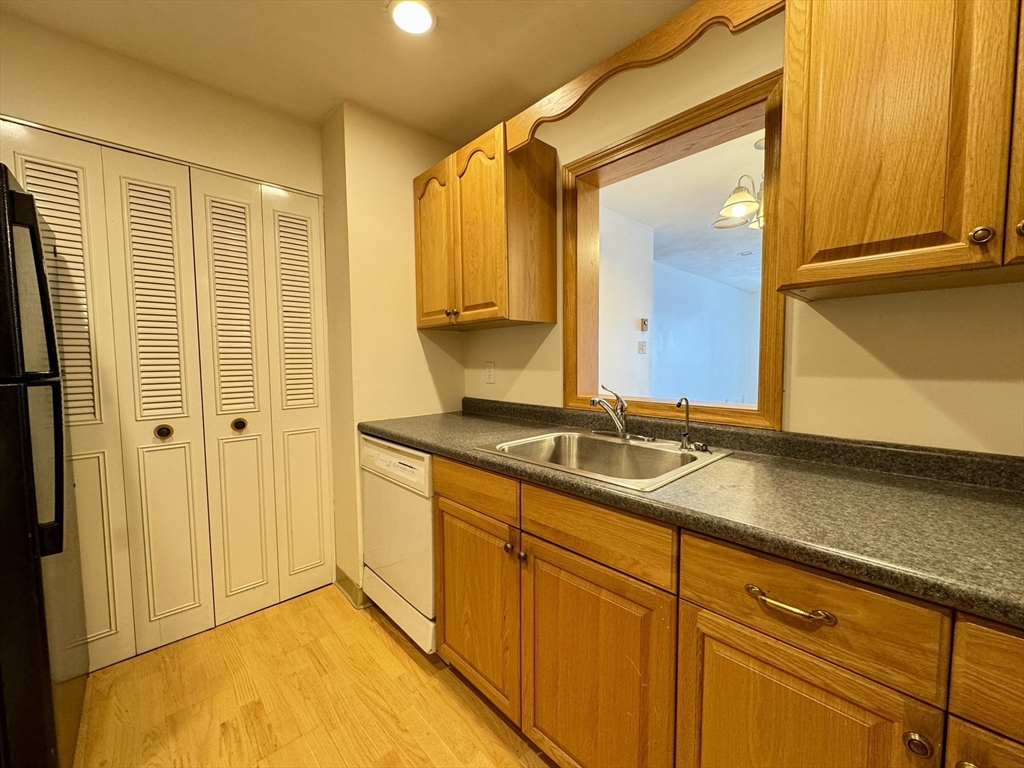 25 Greentree Ln # 43