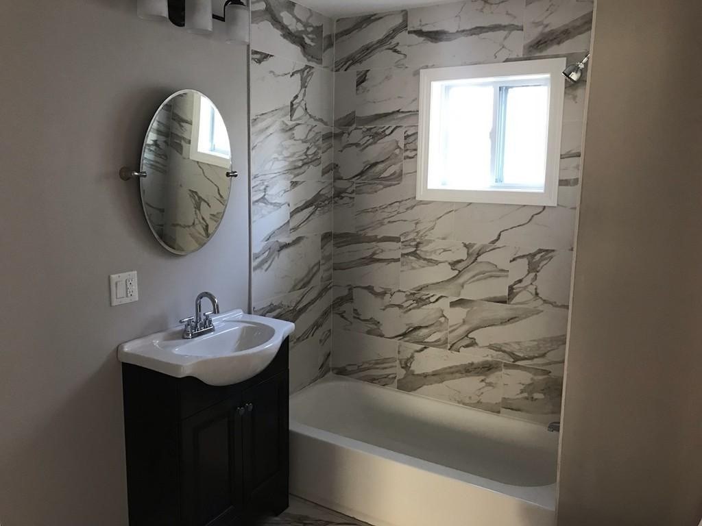 207- 209 Vine St # 2