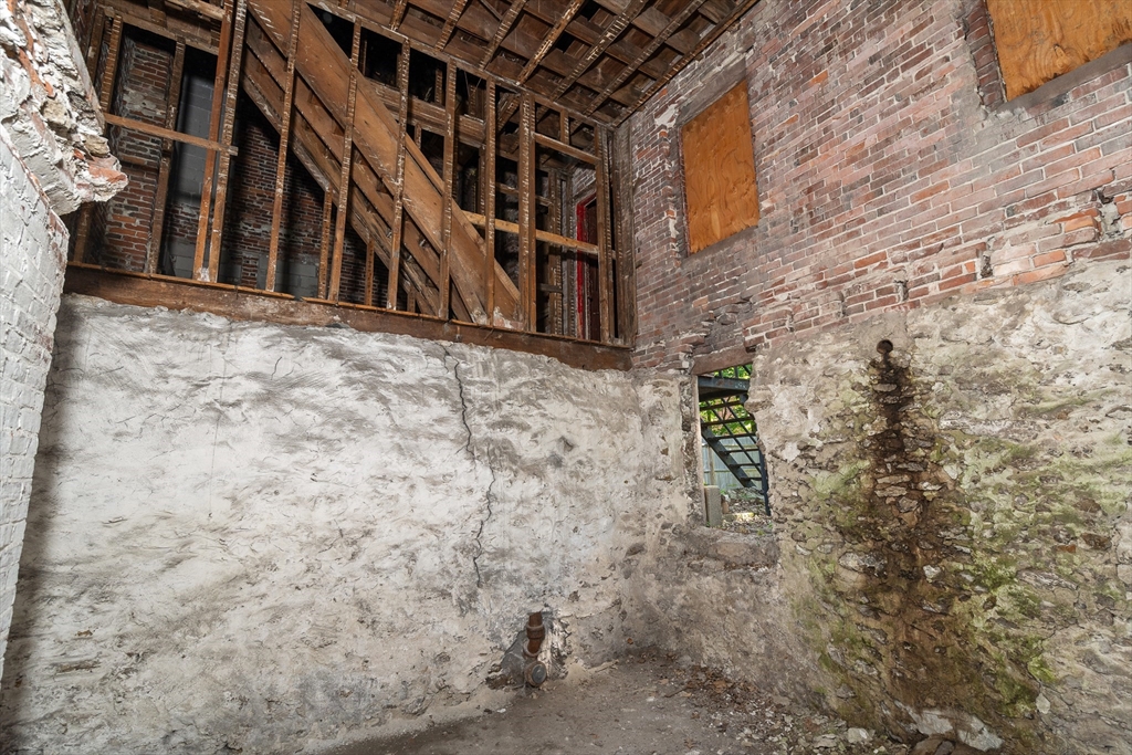22 Kenilworth St