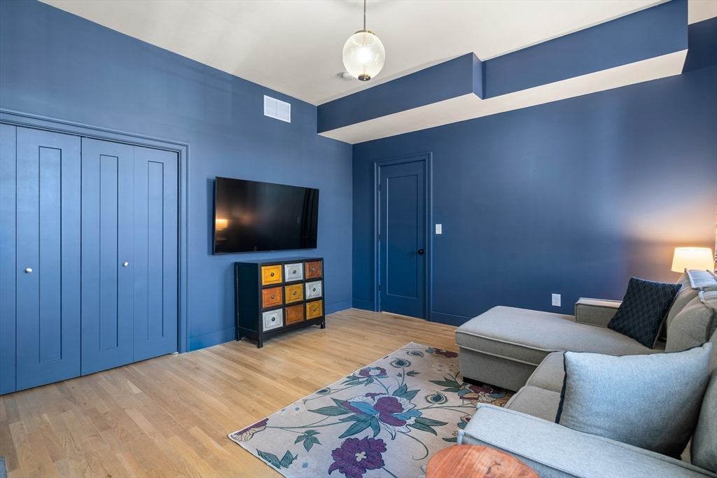 22 Kenilworth St