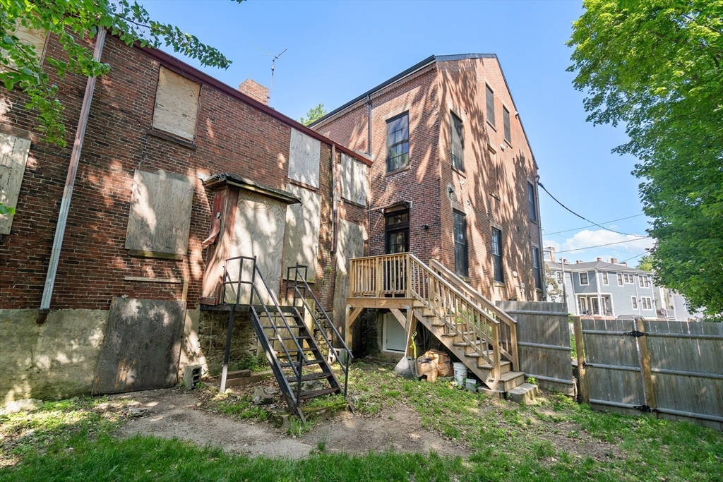 22 Kenilworth St